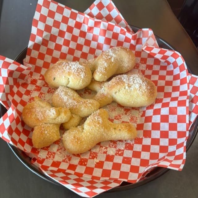 Garlic Knots.